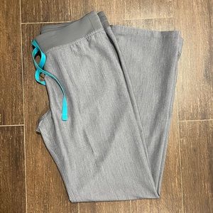 Figs Livingston Scrub Pants in Graphite - Small